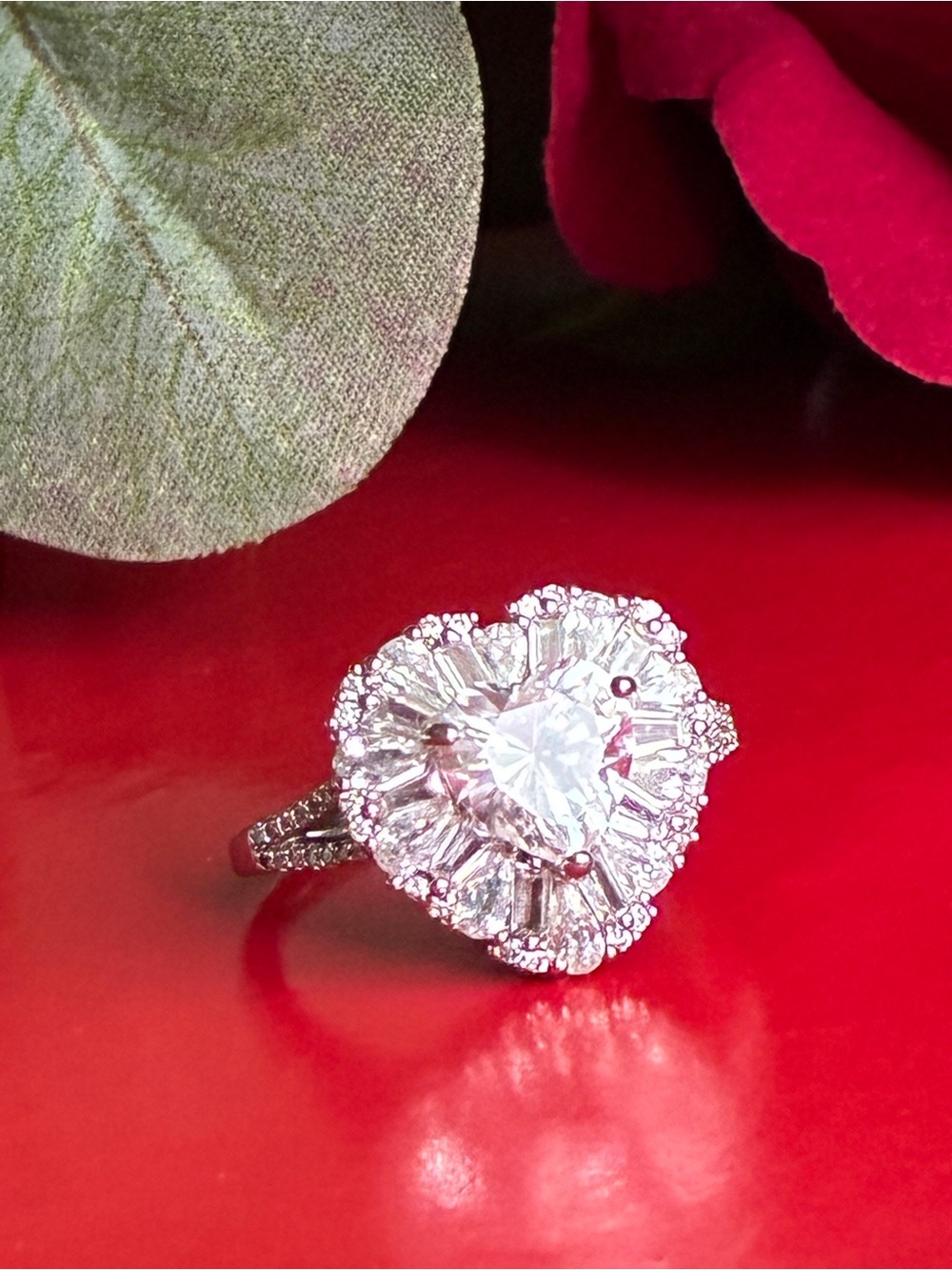 Heart Halo Cubic Zirconia Ring in Silver - Elegant Women's Jewelry size 8